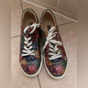 Cat Print Lace-Up Sneakers